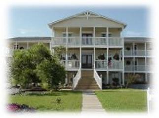 Overlooking the marsh & Intercoastal Waterway Vacation Rental